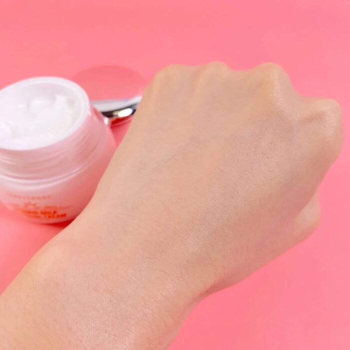 Label Young Vitamin Milk Whitening Cream